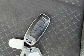 NISSAN JUKE 1.0 DIG-T N-Connecta SUV 5dr Petrol DCT Auto Euro 6 (s/s) (114 p