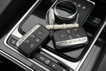 JAGUAR F-PACE 3.0 D300 V6 S SUV 5dr Diesel Auto AWD Euro 6 (s/s) (300 ps)