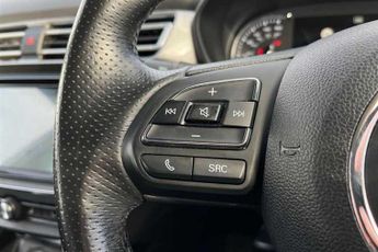 MG MG5 61.1kWh Exclusive Long Range Estate 5dr Electric Auto (156 ps)