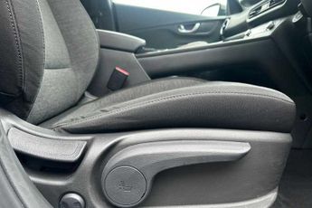 HYUNDAI KONA 64kWh Premium SUV 5dr Electric Auto (10.5kW Charger) (204 ps)