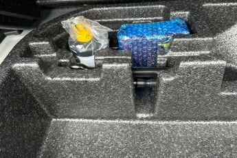 HYUNDAI KONA 64kWh Premium SUV 5dr Electric Auto (10.5kW Charger) (204 ps)