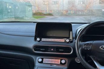 Hyundai KONA 64kWh Premium SUV 5dr Electric Auto (10.5kW Charger) (204 ps)