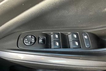 VAUXHALL GRANDLAND X 1.6 13.2kWh Business Edition Nav SUV 5dr Petrol Plug-in Hybrid A