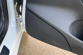 TESLA MODEL 3 Standard Range Plus Saloon 4dr Electric Auto RWD (241 bhp)