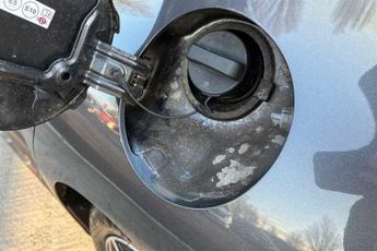 Toyota Yaris 1.5 VVT-h Design Hatchback 5dr Petrol Hybrid E-CVT Euro 6 (s/s) 