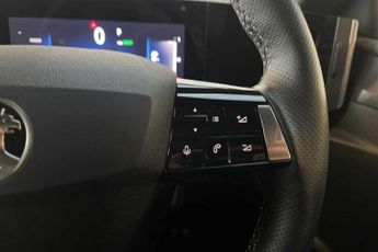 VAUXHALL ASTRA Electric 54kWh Ultimate Sports Tourer 5dr Electric Auto (156 ps)