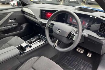 Vauxhall Astra Electric 54kWh Ultimate Hatchback 5dr Electric Auto (156 ps)