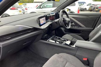 Vauxhall Astra Electric 54kWh Ultimate Hatchback 5dr Electric Auto (156 ps)