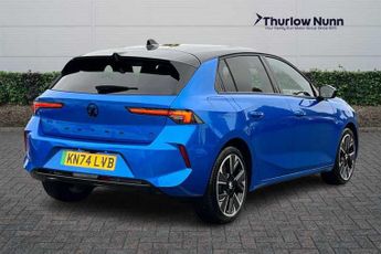 Vauxhall Astra Electric 54kWh Ultimate Hatchback 5dr Electric Auto (156 ps)