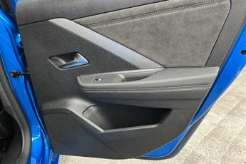 VAUXHALL ASTRA ELECTRIC 54kWh Ultimate Hatchback 5dr Electric Auto (156 ps)