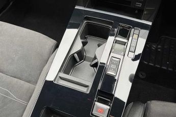 Vauxhall Astra Electric 54kWh Ultimate Hatchback 5dr Electric Auto (156 ps)