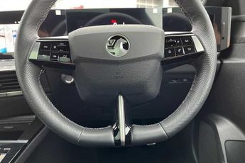 Vauxhall Astra Electric 54kWh Ultimate Hatchback 5dr Electric Auto (156 ps)