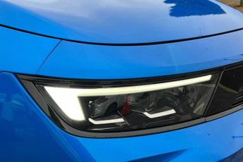 Vauxhall Astra Electric 54kWh Ultimate Hatchback 5dr Electric Auto (156 ps)