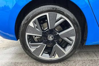 Vauxhall Astra Electric 54kWh Ultimate Hatchback 5dr Electric Auto (156 ps)