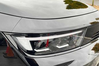 Vauxhall Astra Electric 54kWh Ultimate Hatchback 5dr Electric Auto (156 ps)