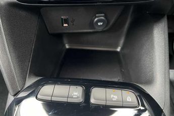 Vauxhall Corsa Electric 50kWh Design Hatchback 5dr Electric Auto (136 ps)