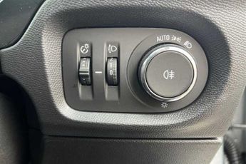 Vauxhall Corsa Electric 50kWh Design Hatchback 5dr Electric Auto (136 ps)