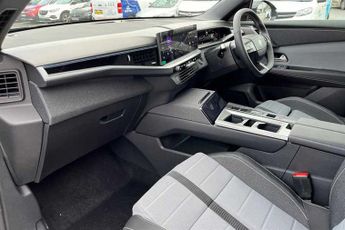 Vauxhall Grandland Electric 73kWh GS SUV 5dr Electric Auto (213 ps)
