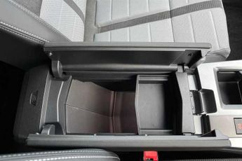 Vauxhall Grandland Electric 73kWh GS SUV 5dr Electric Auto (213 ps)