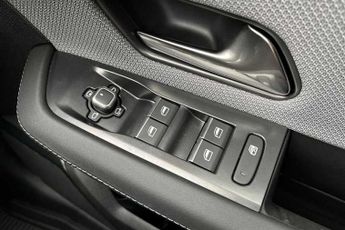 Vauxhall Grandland Electric 73kWh Ultimate SUV 5dr Electric Auto (213 ps)