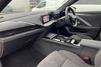 Vauxhall Astra Electric 54kWh Ultimate Sports Tourer 5dr Electric Auto (156 ps)