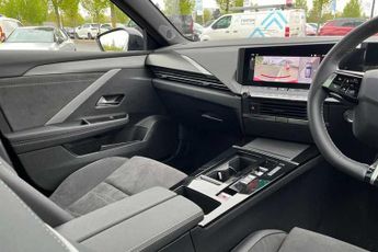 Vauxhall Astra Electric 54kWh Ultimate Sports Tourer 5dr Electric Auto (156 ps)