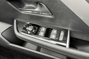 Vauxhall Astra Electric 54kWh Ultimate Sports Tourer 5dr Electric Auto (156 ps)