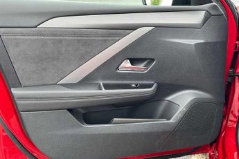 Vauxhall Astra Electric 54kWh Ultimate Sports Tourer 5dr Electric Auto (156 ps)