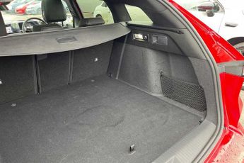 Vauxhall Astra Electric 54kWh Ultimate Sports Tourer 5dr Electric Auto (156 ps)