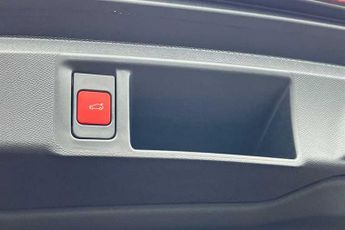 Vauxhall Astra Electric 54kWh Ultimate Sports Tourer 5dr Electric Auto (156 ps)