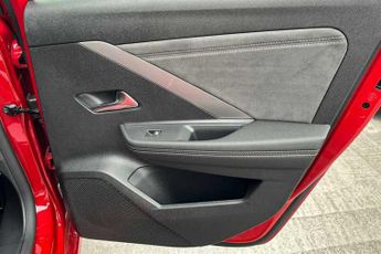 Vauxhall Astra Electric 54kWh Ultimate Sports Tourer 5dr Electric Auto (156 ps)