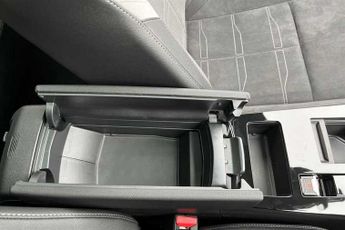 Vauxhall Astra Electric 54kWh Ultimate Sports Tourer 5dr Electric Auto (156 ps)