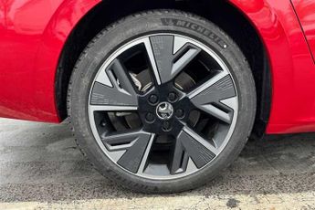 Vauxhall Astra Electric 54kWh Ultimate Sports Tourer 5dr Electric Auto (156 ps)