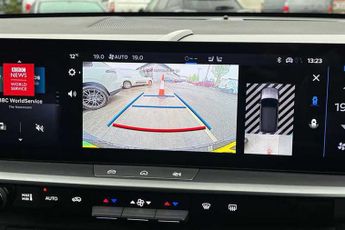 Vauxhall Grandland Electric 73kWh GS SUV 5dr Electric Auto (213 ps)