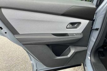 Vauxhall Grandland Electric 73kWh GS SUV 5dr Electric Auto (213 ps)