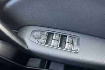 RENAULT CAPTUR 1.6 E-TECH techno SUV 5dr Petrol Hybrid Auto Euro 6 (s/s) (145 p