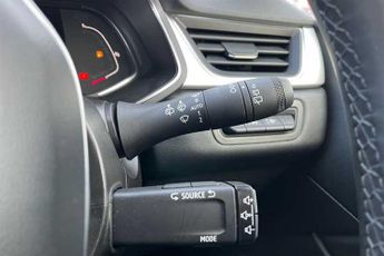 RENAULT CAPTUR 1.6 E-TECH techno SUV 5dr Petrol Hybrid Auto Euro 6 (s/s) (145 p