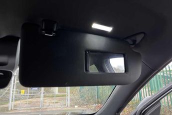 MG MG HS 1.5 T-GDi (162 PS) Exclusive 5 Door Petrol SUV Automatic *** 1 O