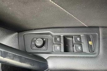 VOLKSWAGEN TIGUAN 2.0 TDI R-Line SUV 5dr Diesel DSG 4Motion Euro 6 (s/s) (150 ps)