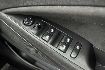 Vauxhall Crossland 1.2 Turbo Ultimate SUV 5dr Petrol Auto Euro 6 (s/s) (130 ps)