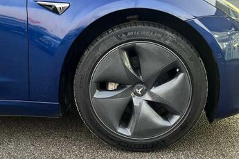 TESLA MODEL 3 Standard Range Plus Saloon 4dr Electric Auto RWD (241 bhp)