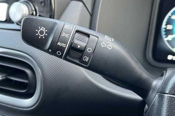 HYUNDAI KONA 64kWh Premium SUV 5dr Electric Auto (10.5kW Charger) (204 ps)