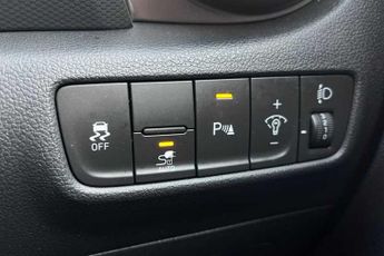 HYUNDAI KONA 64kWh Premium SUV 5dr Electric Auto (10.5kW Charger) (204 ps)