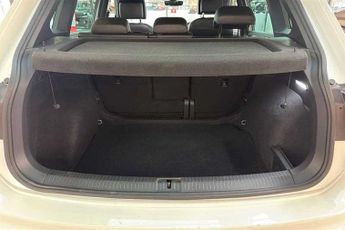 VOLKSWAGEN TIGUAN 1.5 TSI R-Line SUV 5dr Petrol DSG Euro 6 (s/s) (150 ps)