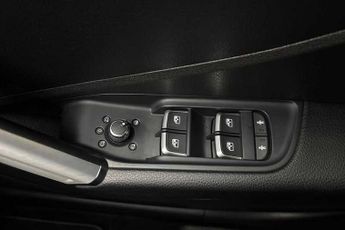 AUDI Q2 1.6 TDI 30 S line SUV 5dr Diesel S Tronic Euro 6 (s/s) (116 ps)