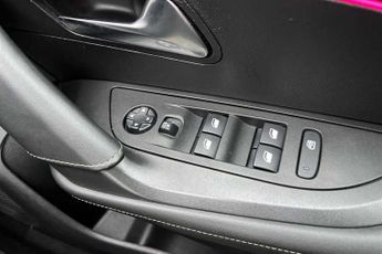 PEUGEOT E-2008 50kWh GT Premium SUV 5dr Electric Auto (136 ps)