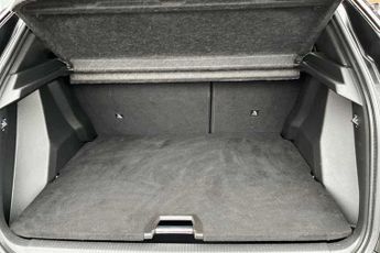 PEUGEOT E-2008 50kWh GT Premium SUV 5dr Electric Auto (136 ps)