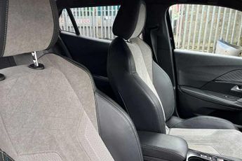 PEUGEOT E-2008 50kWh GT Premium SUV 5dr Electric Auto (136 ps)
