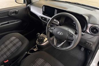 HYUNDAI i10 1.2 Premium Hatchback 5dr Petrol Auto Euro 6 (s/s) (79 ps)