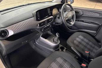 HYUNDAI i10 1.2 Premium Hatchback 5dr Petrol Auto Euro 6 (s/s) (79 ps)